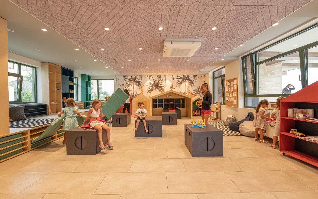 Hvd Reina Del Mar - Premium Spa Service & Free Parking Obzor Exterior foto