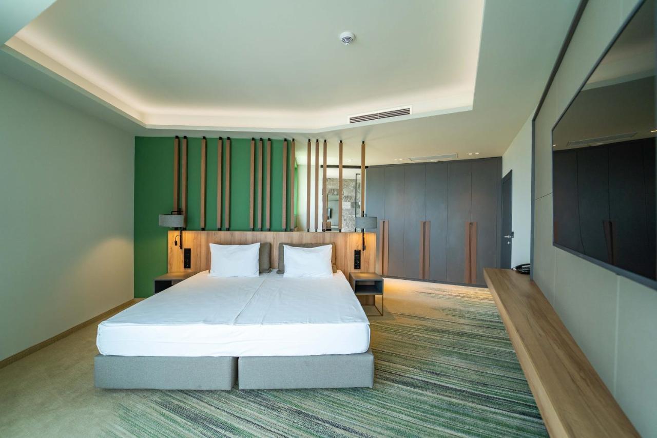 Hvd Reina Del Mar - Premium Spa Service & Free Parking Obzor Exterior foto